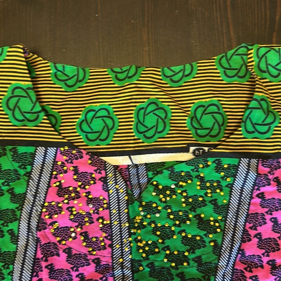 African dress - Picture 3 of 3